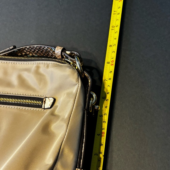 Henri Bendel beautiful crossbody. Cream/Beige w/python accents. UEC - Picture 7 of 12